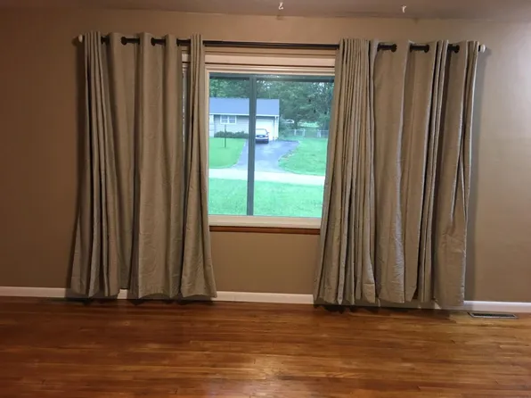 145 N Hillsdale Dr, Bloomington, IN 47408