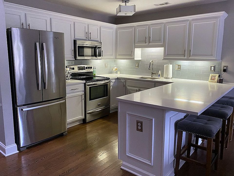 1st image of 295 Prairie Ct