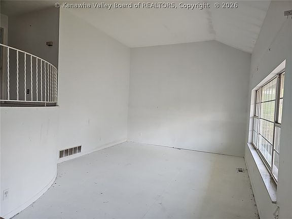 3rd image of 60 Woodland Dr