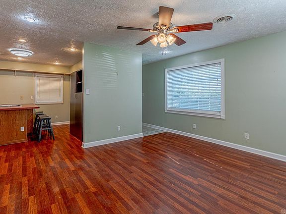 5th image of 133 Terrace Dr