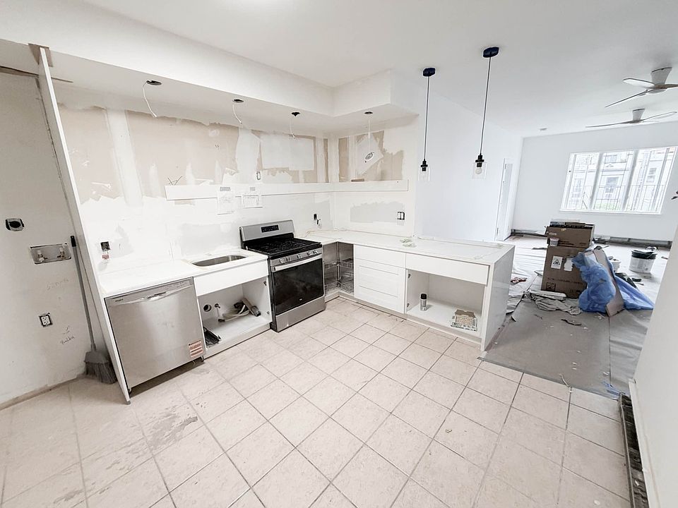 1st image of 200 Huron St #3