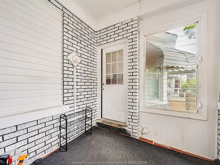 494 Rankin Ave — Photo 3