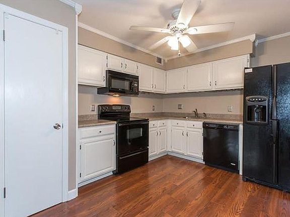 2nd image of 1247 Creve Coeur Crossing Ln APT C
