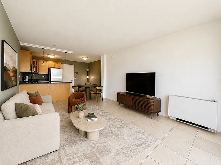 909 Logan St #9ER — Photo 3