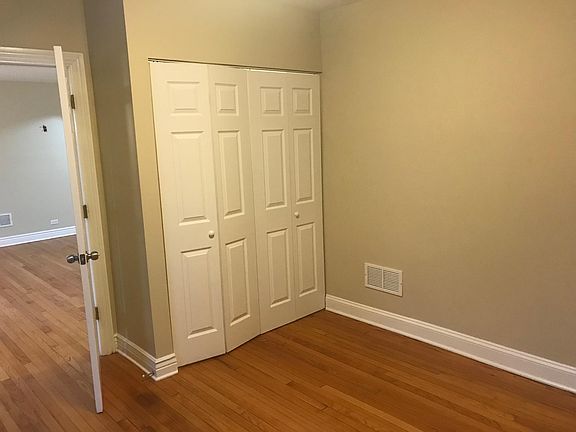 Bedroom1 Closest