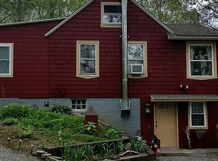 80 Chappell St, Chaplin, CT 06235