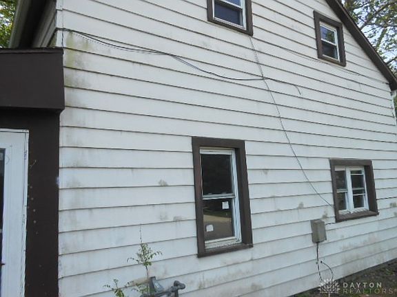 5th image of 211 W North St