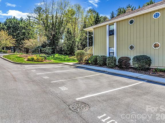 5th image of 110 Heywood Rd APT 11A