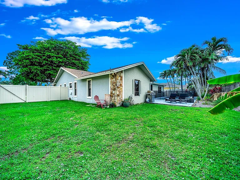 574 Juniper Pl — Photo 46