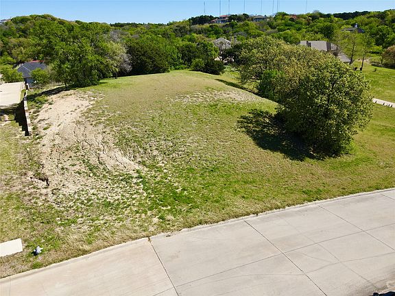 3rd image of 2617 Whispering Oaks Cv