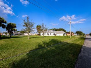 1069 SW McCoy Ave, Port Saint Lucie, FL 34953