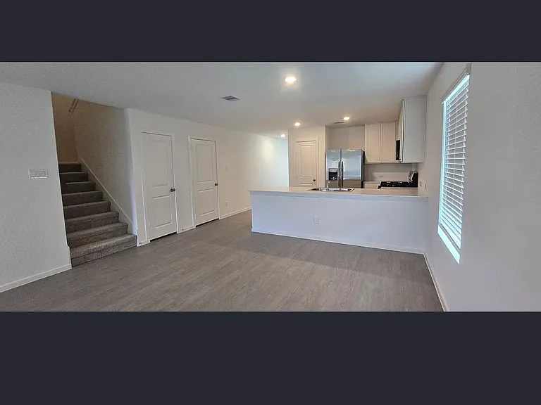 25597 Rose Creek Dr — Photo 4