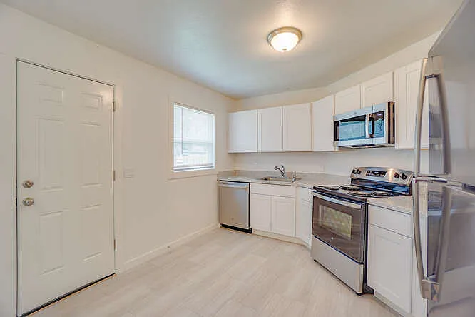 3670 SW 144th Ave — Photo 8