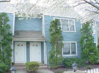 30 Mulberry Ln, Metuchen, NJ