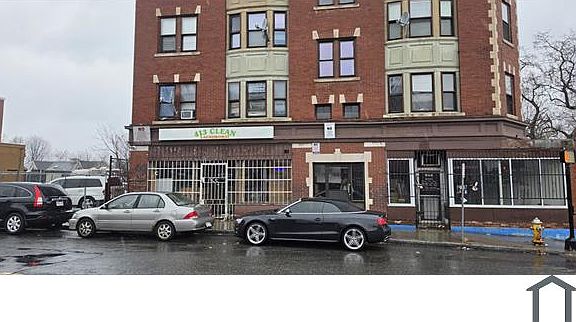 2nd image of 944 Worthington St APT 3L