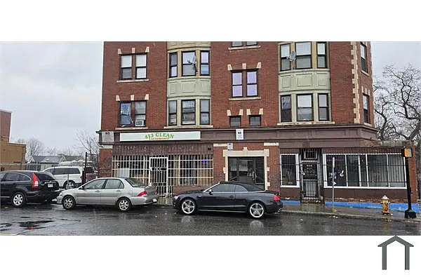 Building Photo - 944 Worthington St #3L