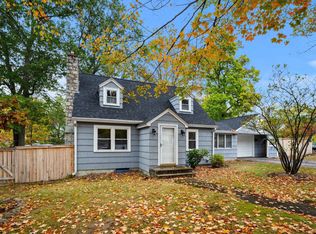 24 Fairbanks St, Manchester, NH 03102