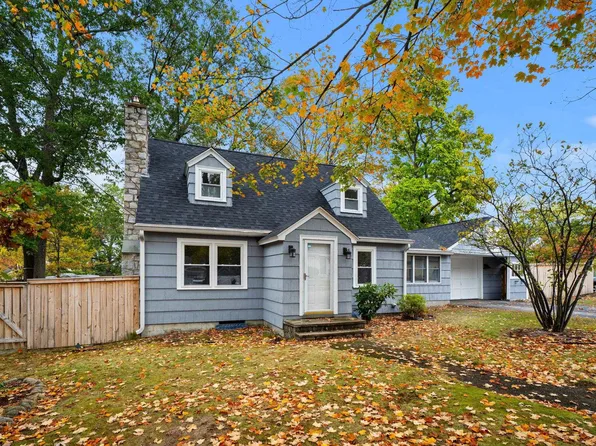 24 Fairbanks Street, Manchester, NH 03102