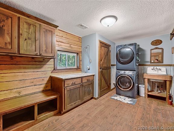 2nd image of 607 Bagnell Main St