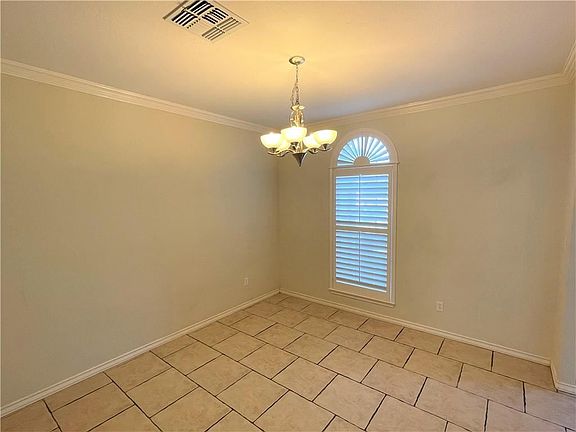 4th image of 4118 Sir Jack St