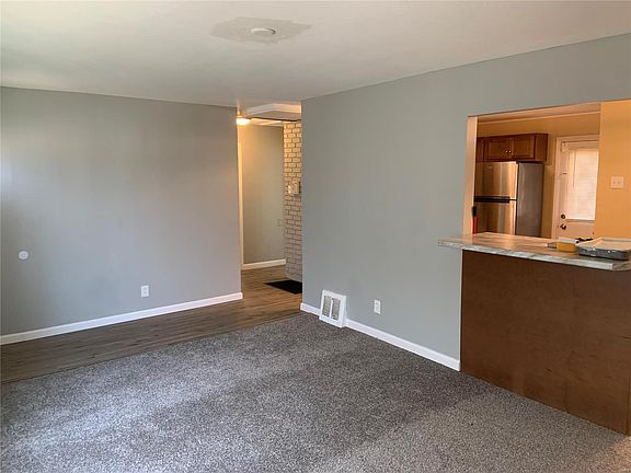 3rd image of 9871 Eastdell Dr