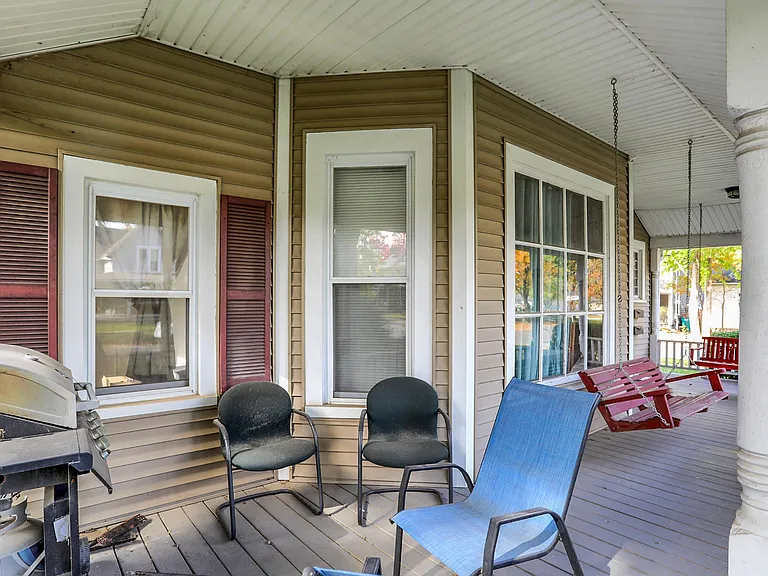 298 N Water St — Photo 6