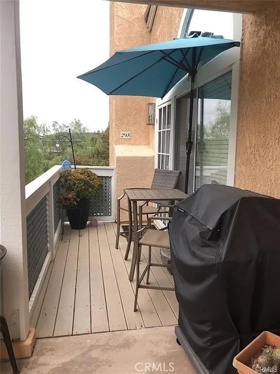 3 bed, 1128 sqft, $2,900 — Photo 2