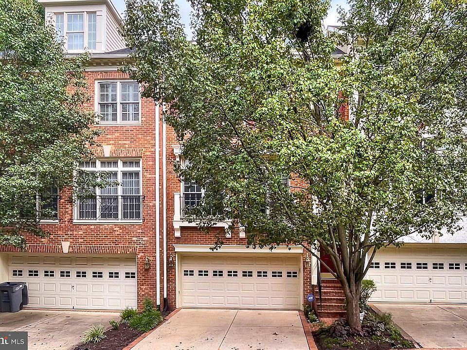 2nd image of 7487 Carriage Hills Dr