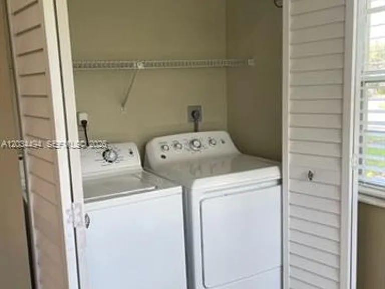 11160 SW 11th Pl — Photo 19