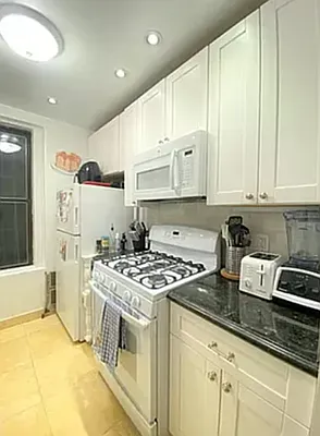 Rented by CitySites Real Estate Group | media 11