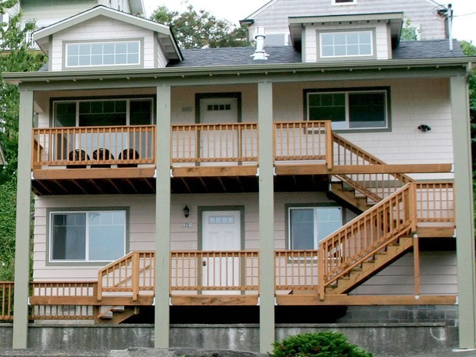 Irving View Apartments — Photo 2