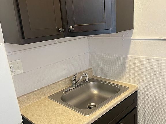 4th image of 2526-30 Bellevue Ave #26-B
