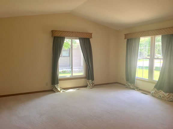 4th image of 900 Pleasant St #904