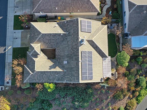 2nd image of 402 Seasons Ct
