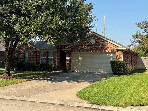2-Car Garage with remotes
