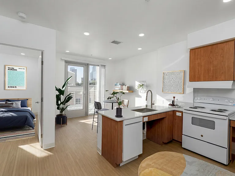 Miramar Gold — Photo 4