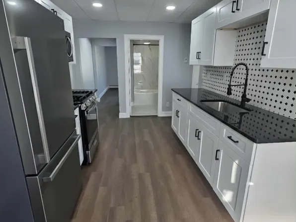 9 Wilson Ave #1F, Woonsocket, RI 02895