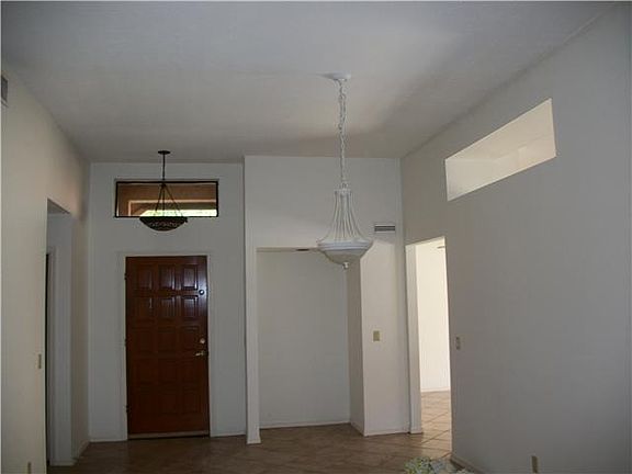 4th image of 2964 SW Mariposa Cir