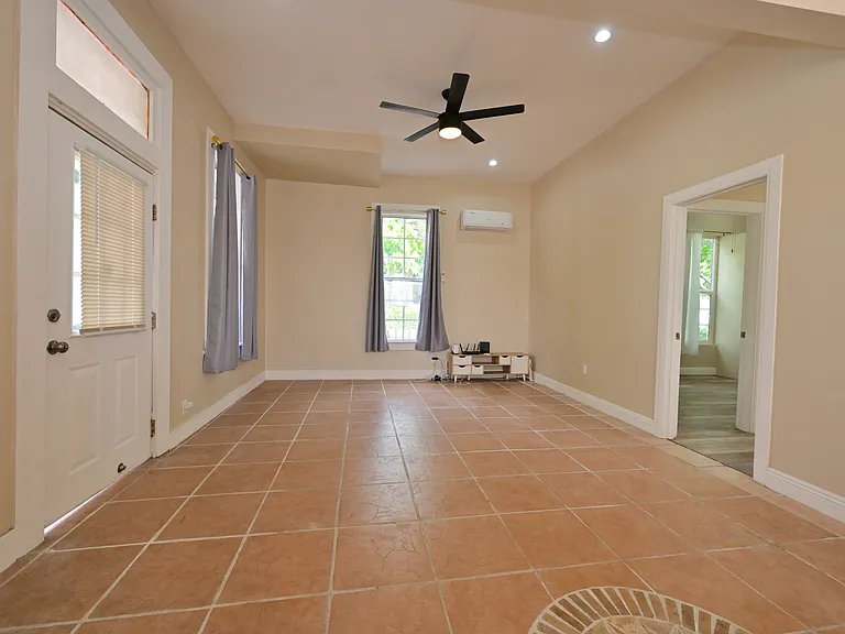 332 E Olive Ave — Photo 8
