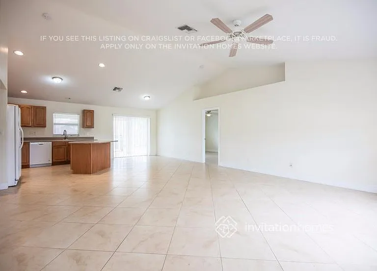 921 NW 3rd Pl — Photo 4