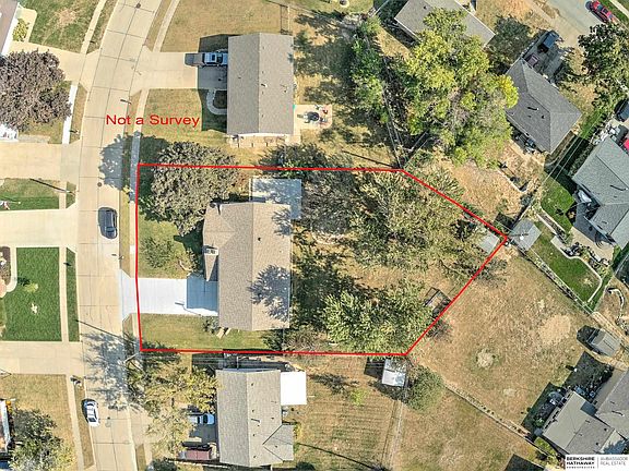 5th image of 8201 Robin Hill Ave