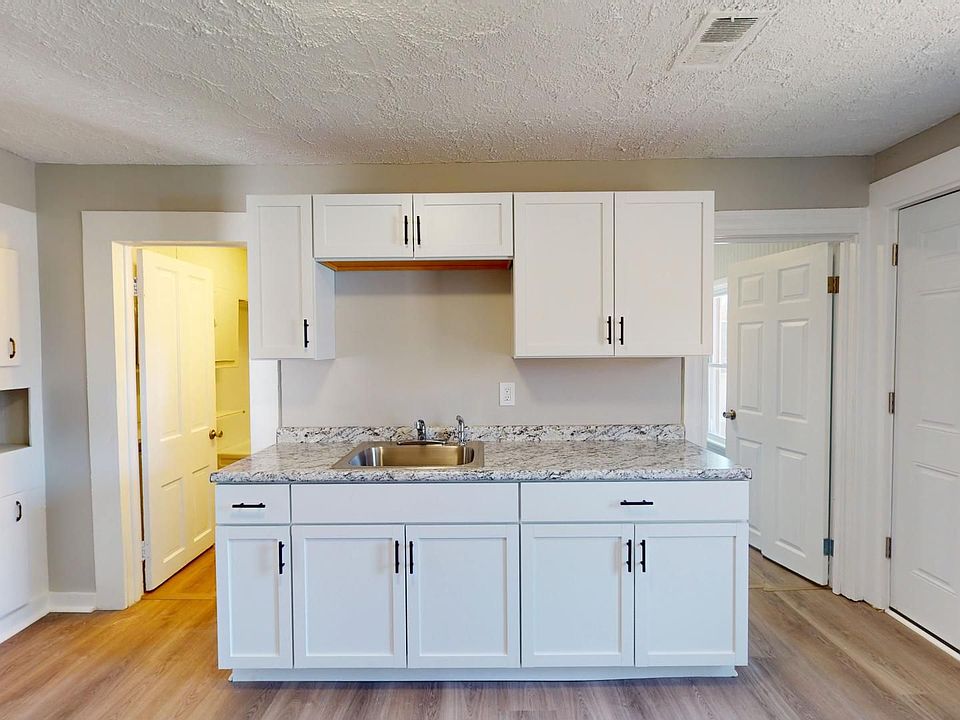 1st image of 3784 W 31st St #Up