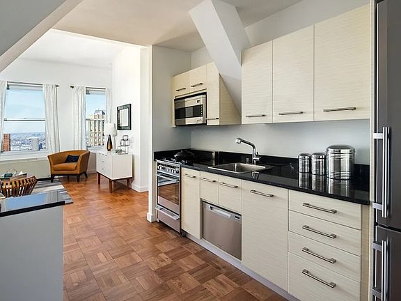 4th image of 20 Exchange Pl Penthouse 452