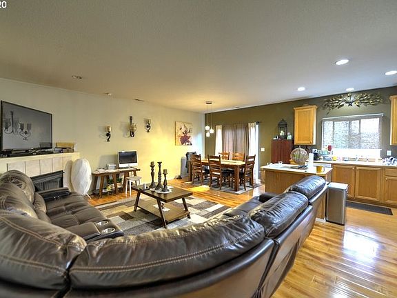 5th image of 1773 SE 29th Ave