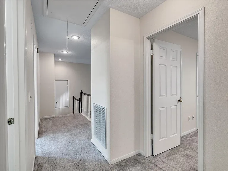 2108 Autumn Cove Dr — Photo 33