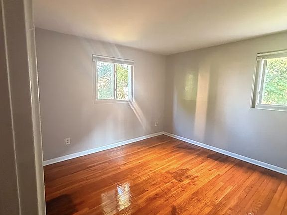 5th image of 265 Park Rd #1