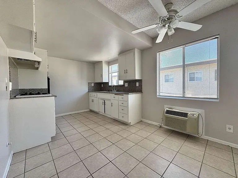 731 N Azusa Ave — Photo 14