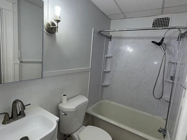 44 Court St #B — Photo 5