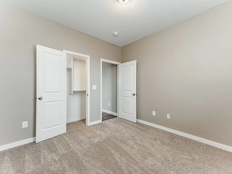 1603 W Gemstone St — Photo 18