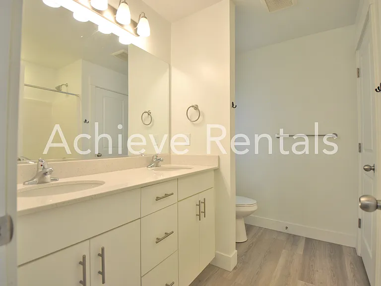 419 W 25 N — Photo 9
